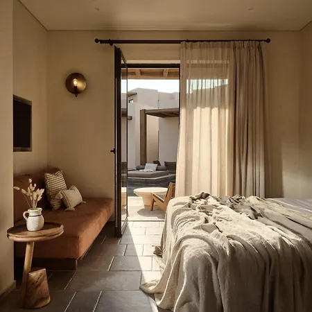 Pierros Hotell 5*